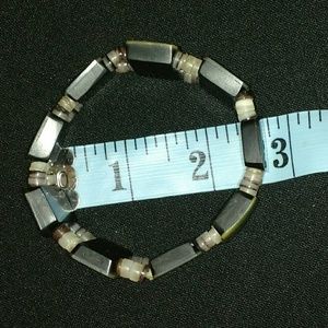 Jewelry - Beautiful Stretchy Abalone Shell & Stone Bracelet Jewelry - Beautiful Stretchy Abalone Shell & Stone Bracelet